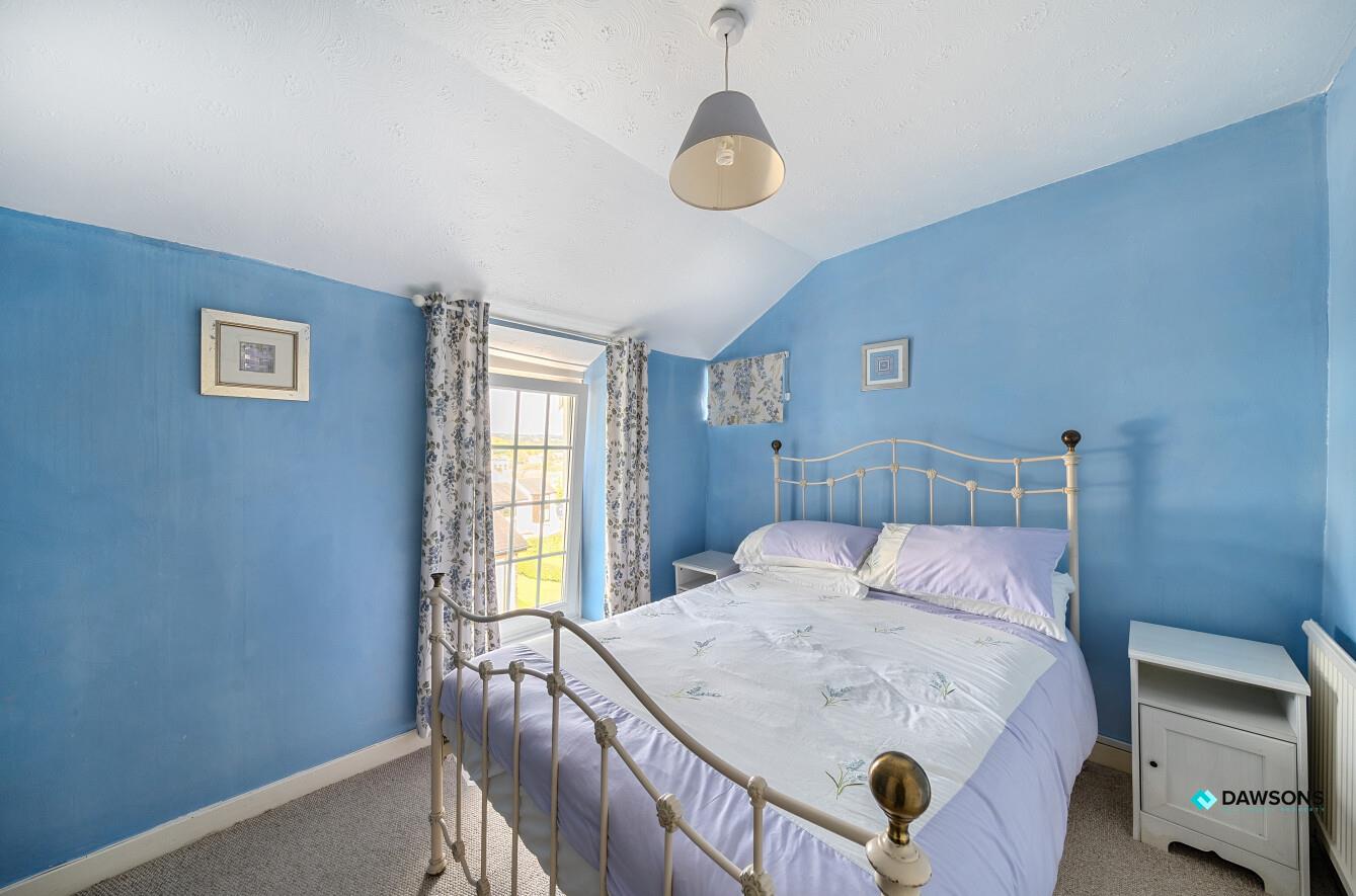 Village Lane, Mumbles, Swansea, SA3 4EB
